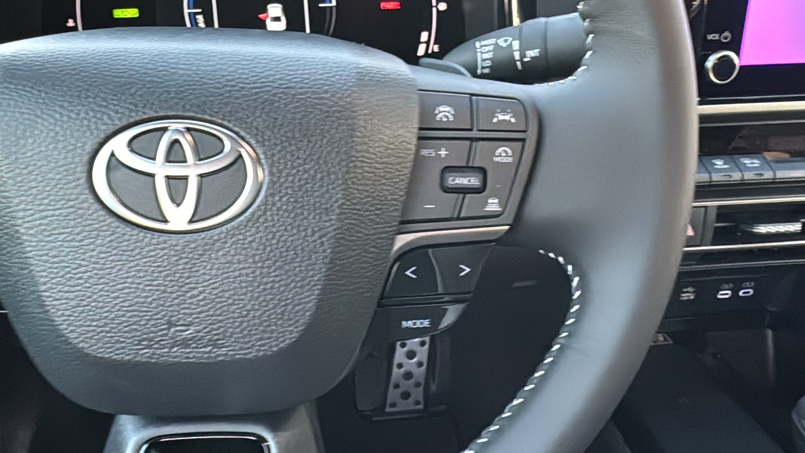 2025 Toyota Camry SE 20