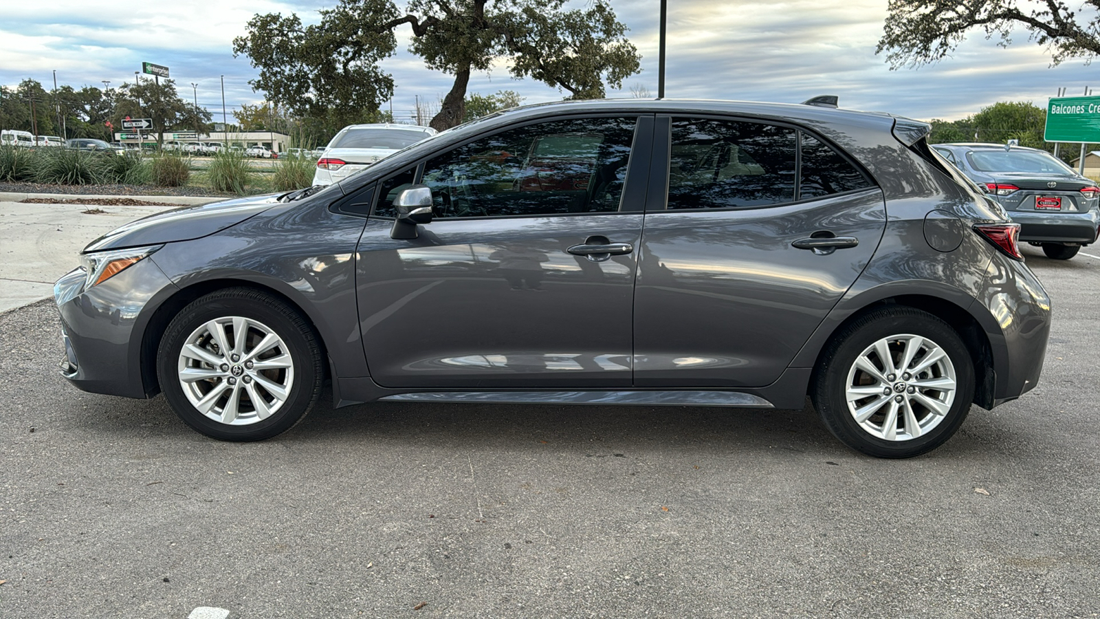 2024 Toyota Corolla Hatchback SE 4