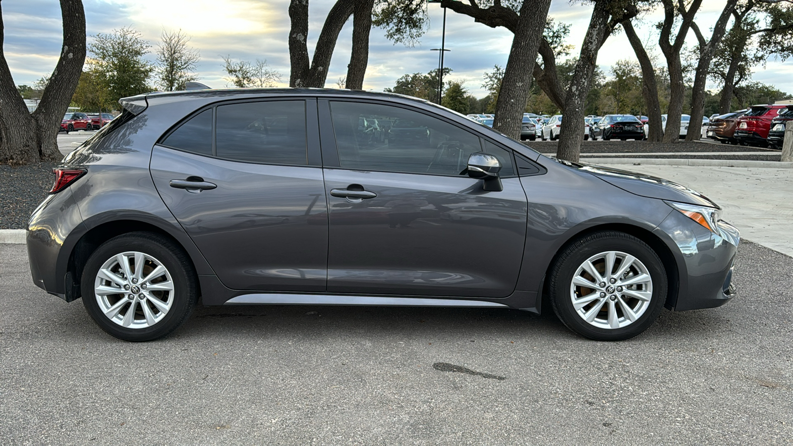 2024 Toyota Corolla Hatchback SE 8