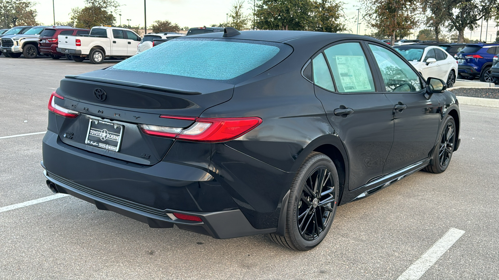 2025 Toyota Camry SE 8