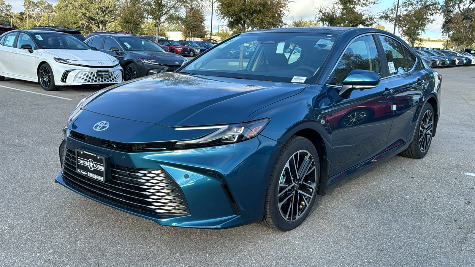 2025 Toyota Camry XLE 4