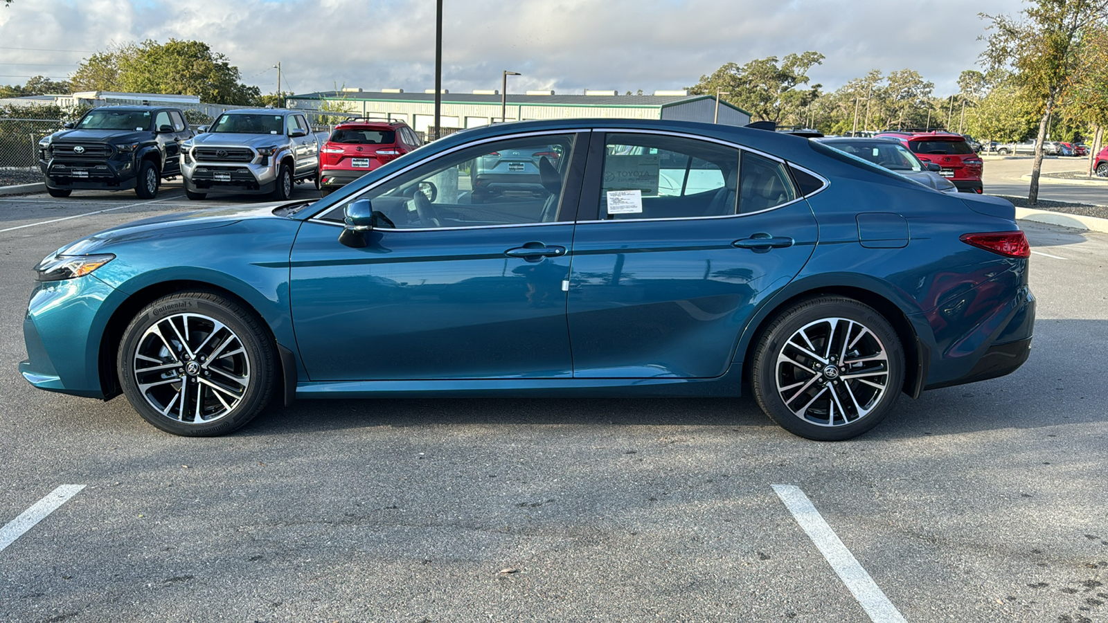 2025 Toyota Camry XLE 5