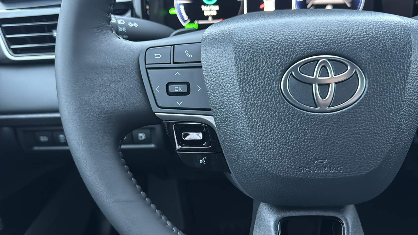 2025 Toyota Camry XSE 19