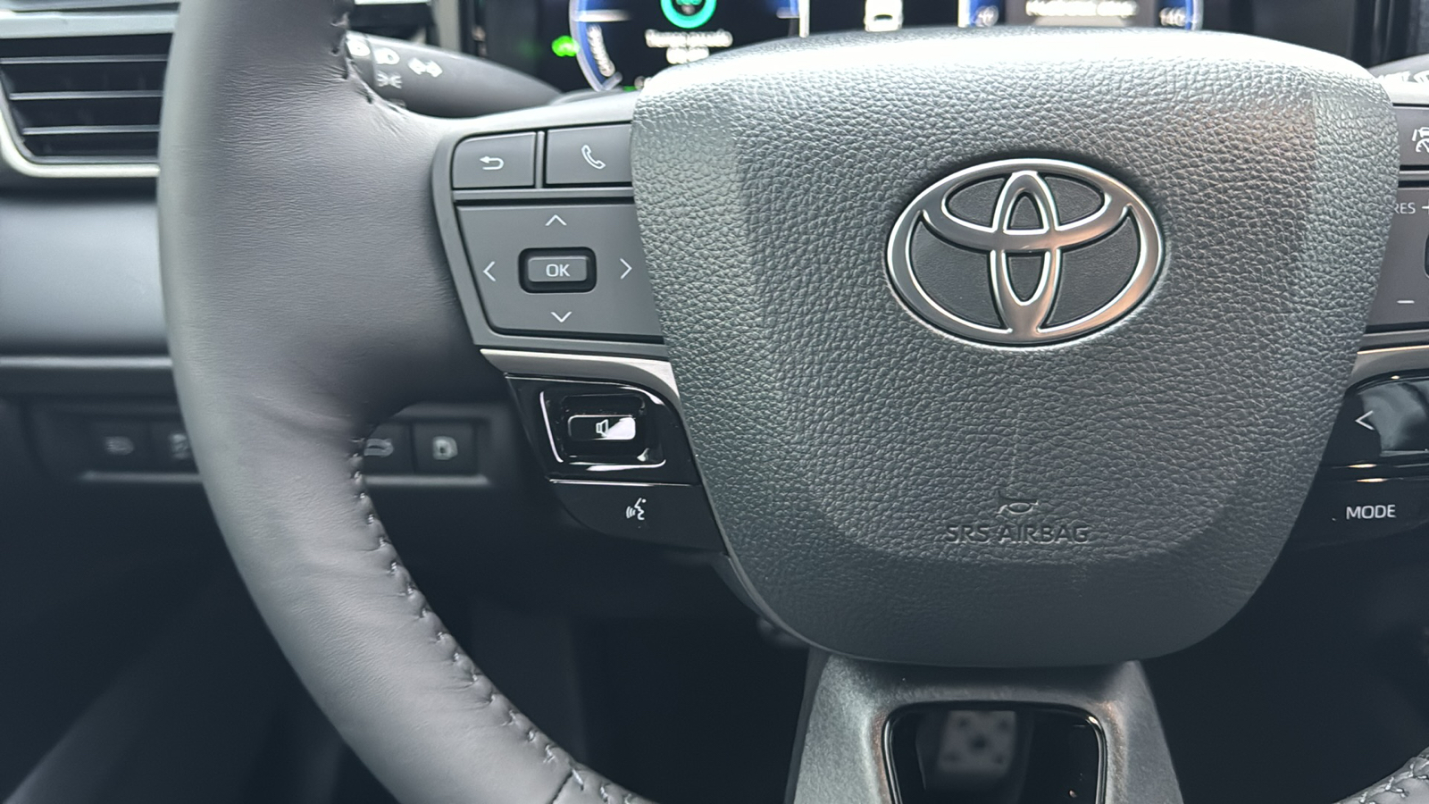 2025 Toyota Camry XSE 19