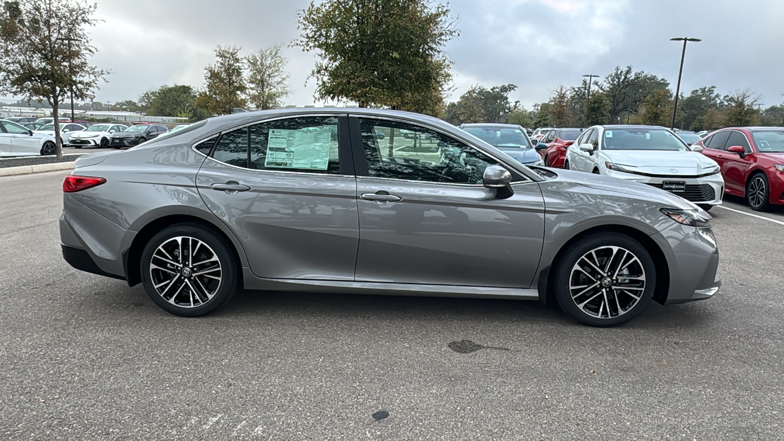 2025 Toyota Camry XLE 8