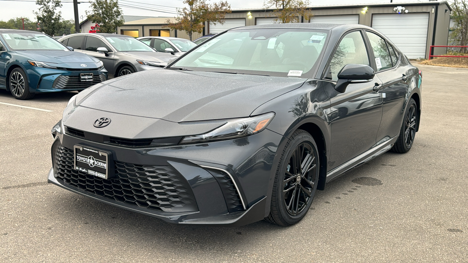 2025 Toyota Camry SE 3