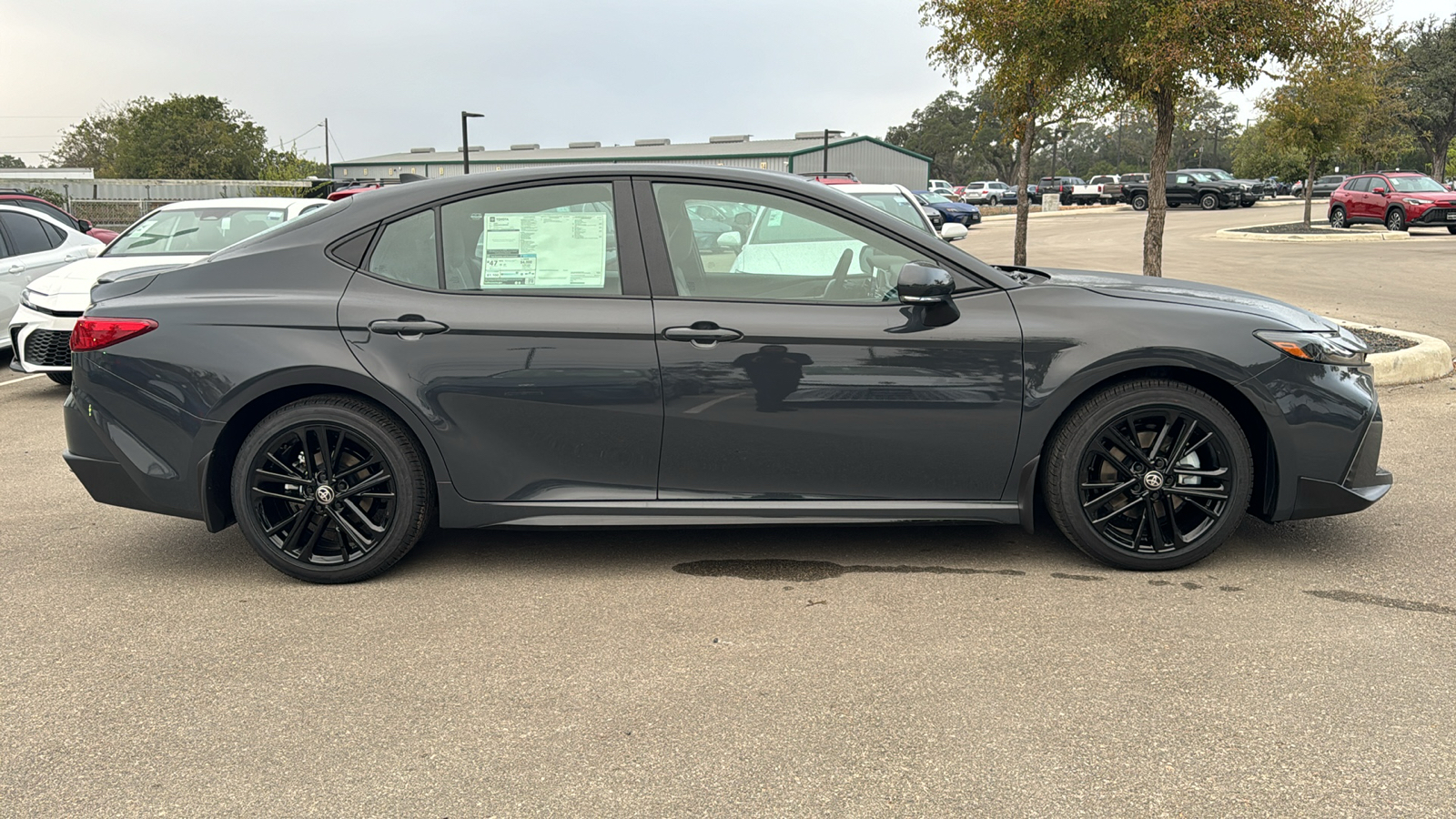 2025 Toyota Camry SE 8