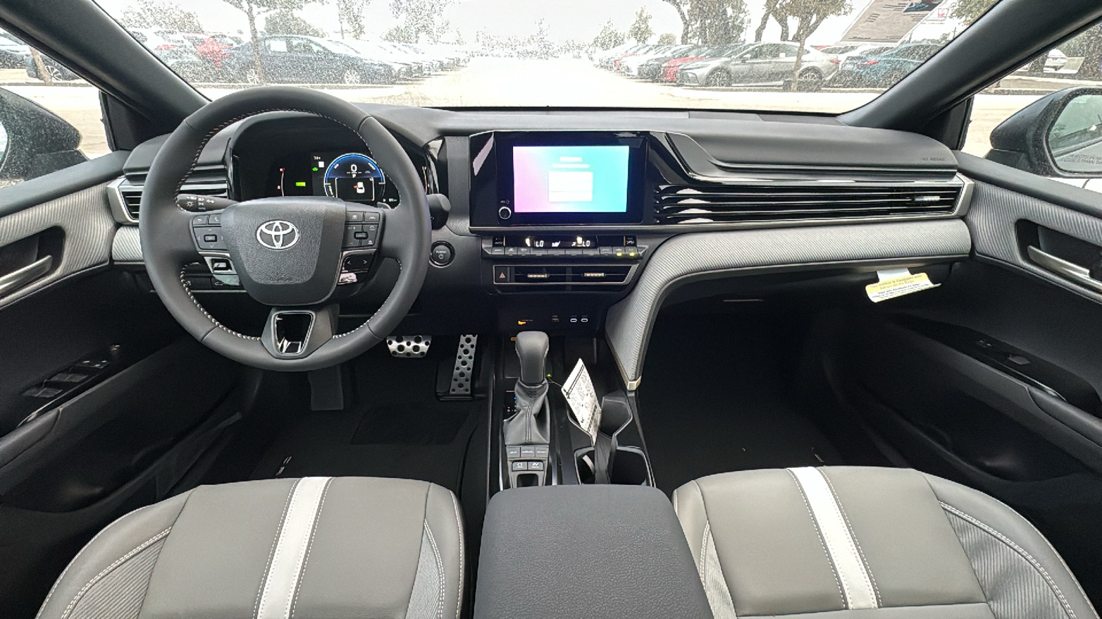 2025 Toyota Camry SE 16