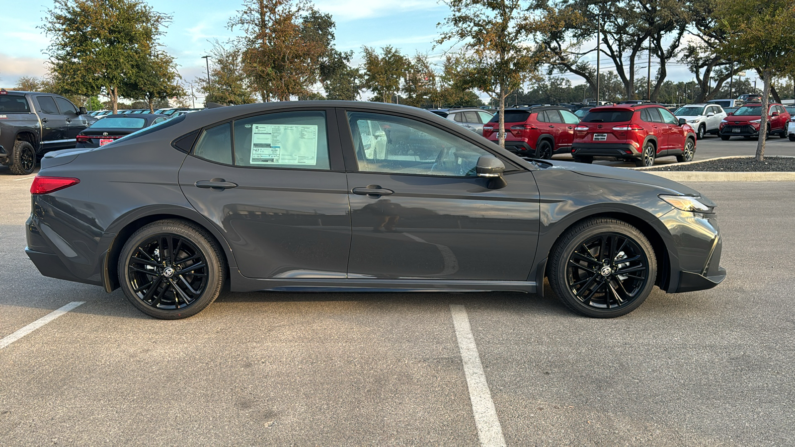 2025 Toyota Camry SE 9