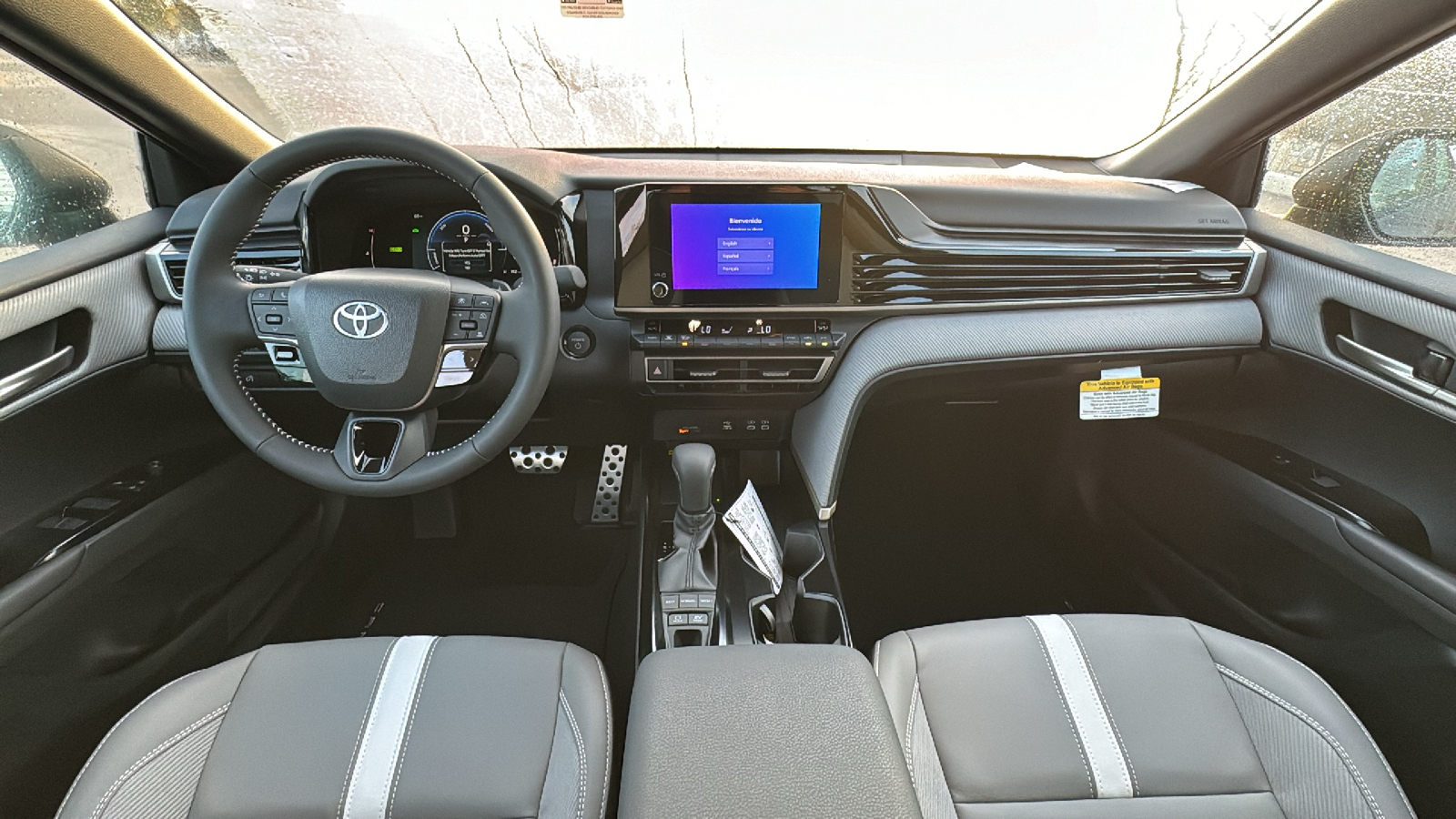 2025 Toyota Camry SE 17