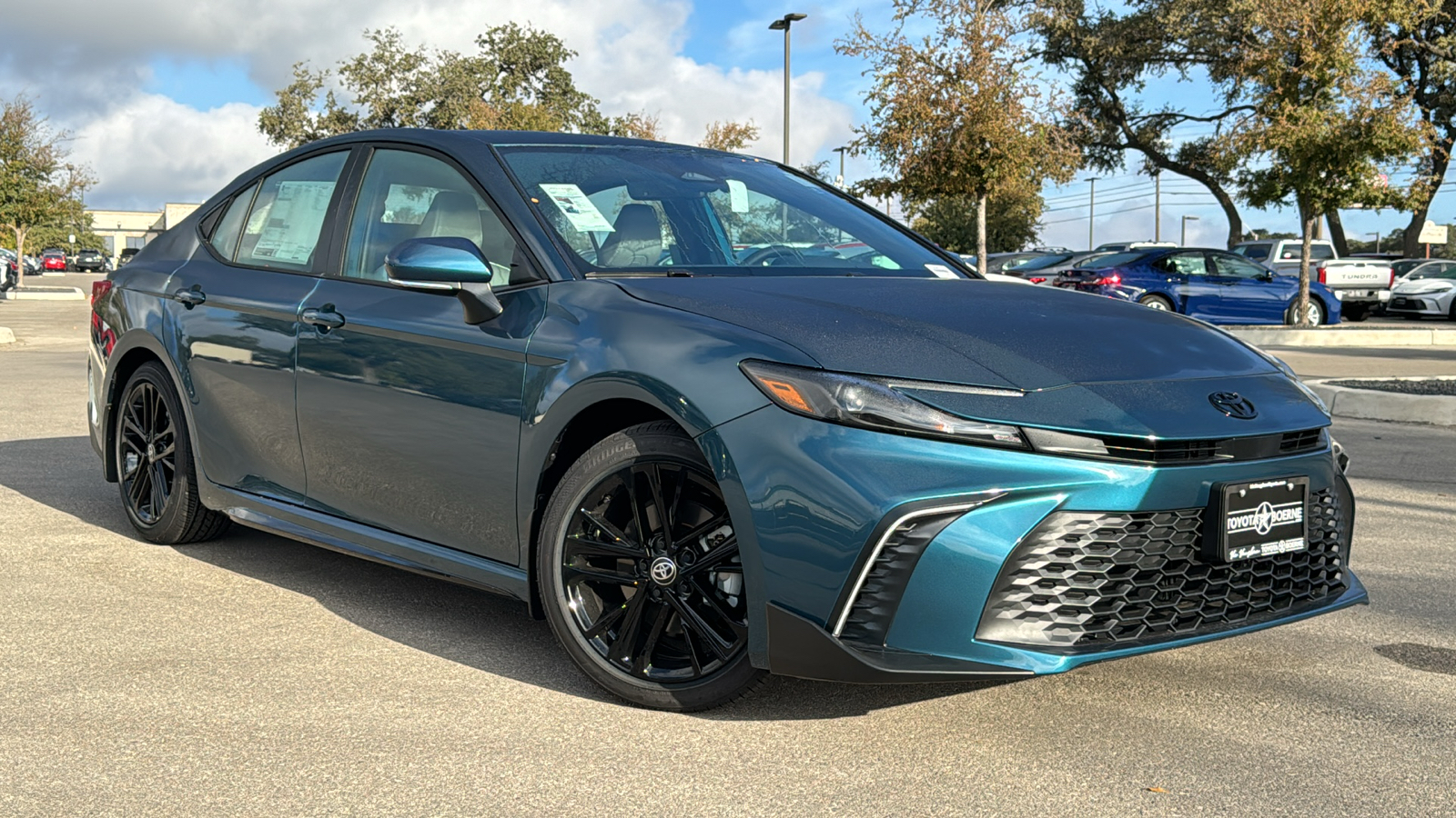 2025 Toyota Camry SE 2