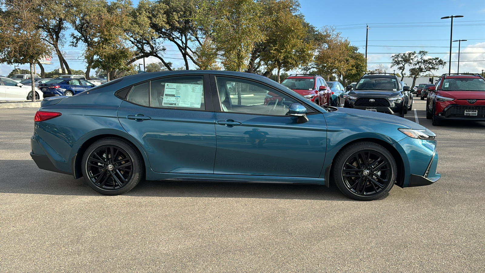 2025 Toyota Camry SE 9