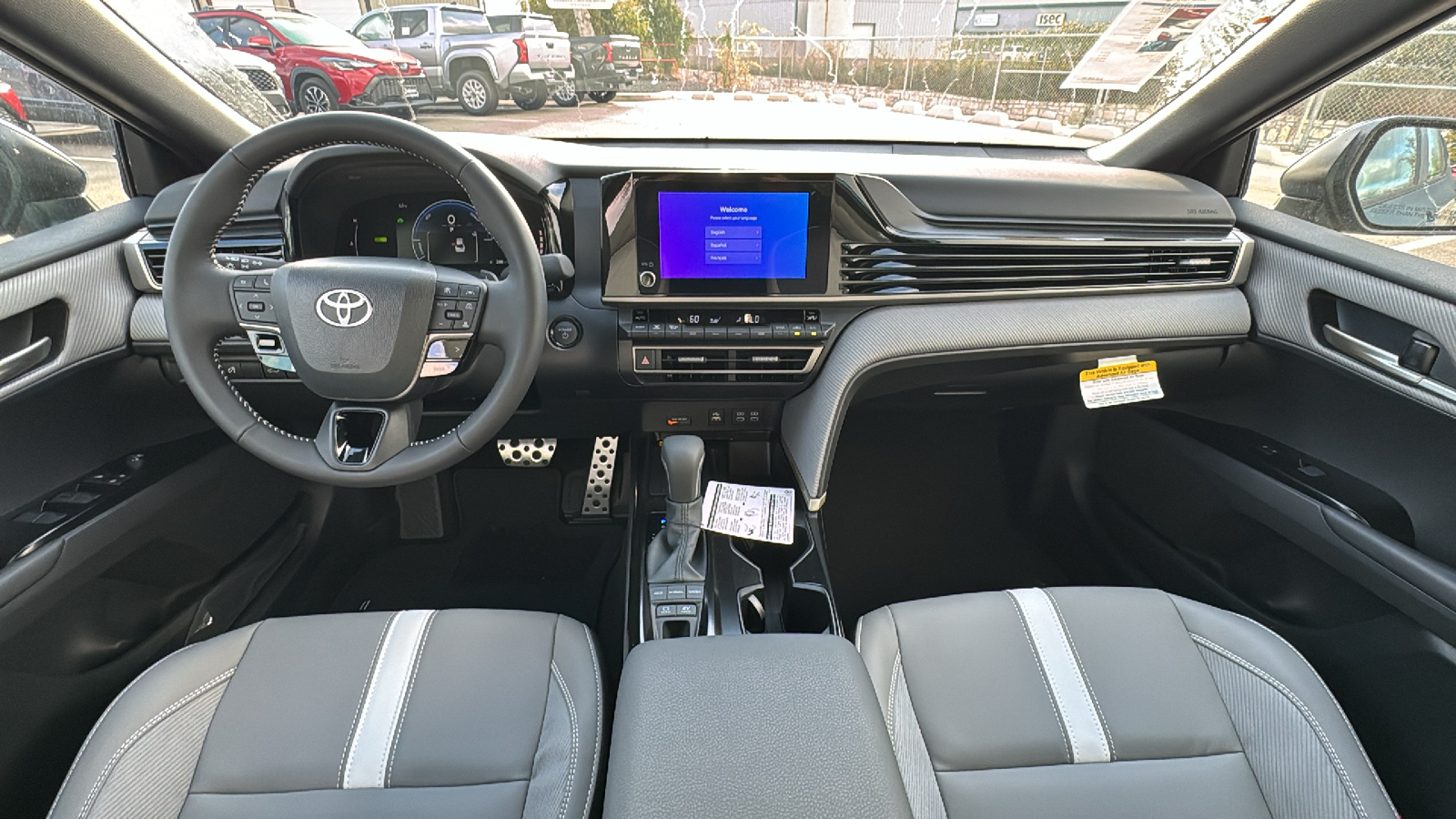 2025 Toyota Camry SE 17