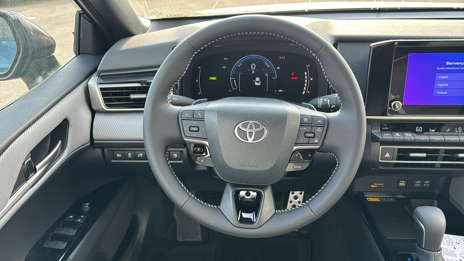 2025 Toyota Camry SE 18