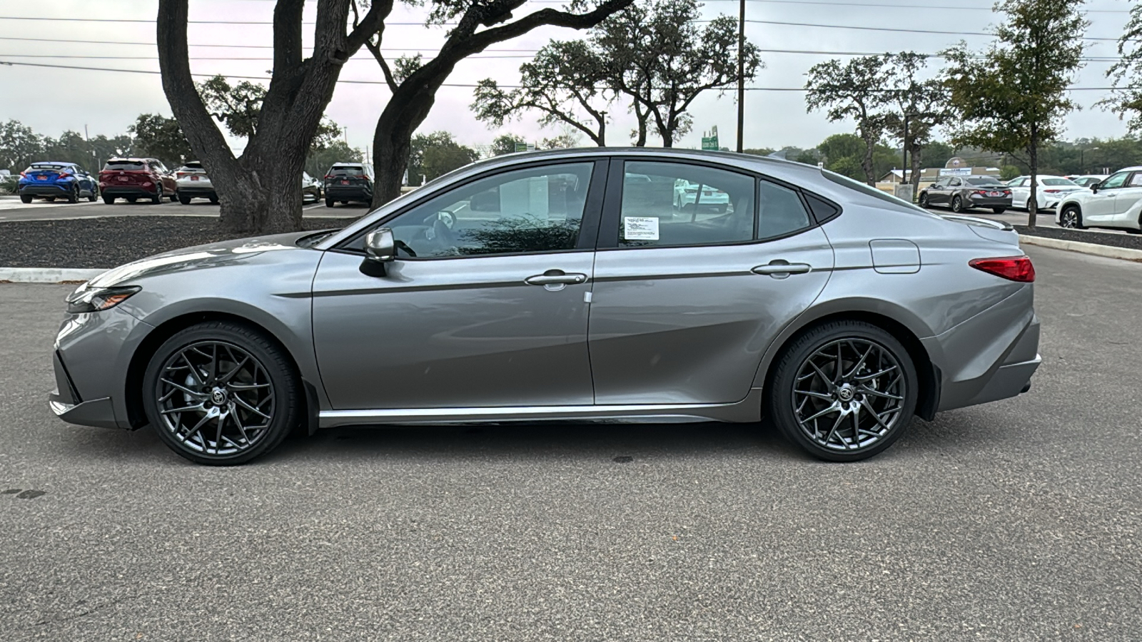 2025 Toyota Camry XSE 4