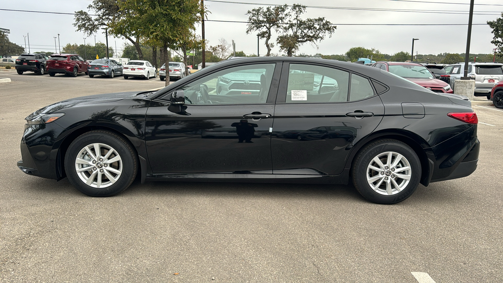 2025 Toyota Camry LE 4