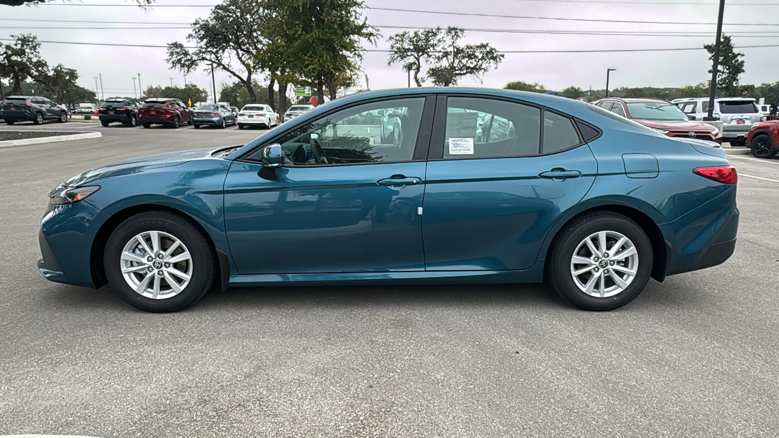 2025 Toyota Camry LE 4