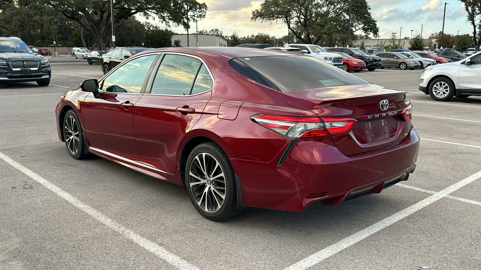 2018 Toyota Camry SE 4