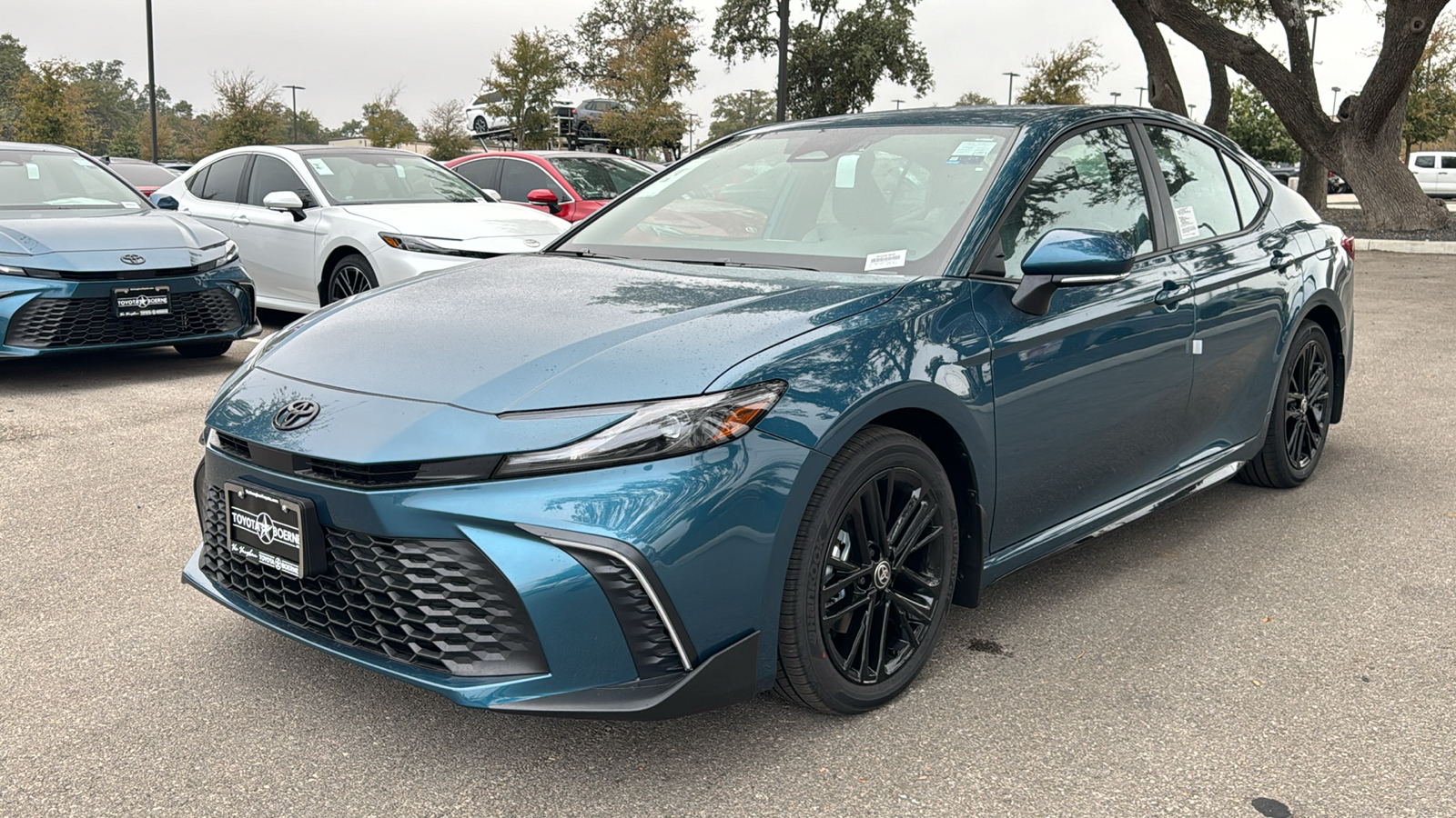 2025 Toyota Camry SE 3