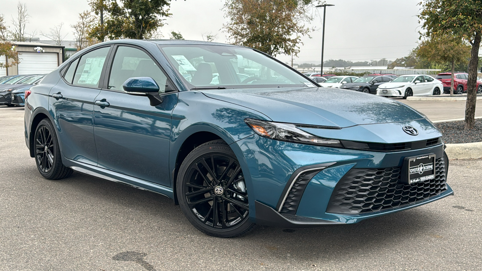 2025 Toyota Camry SE 1