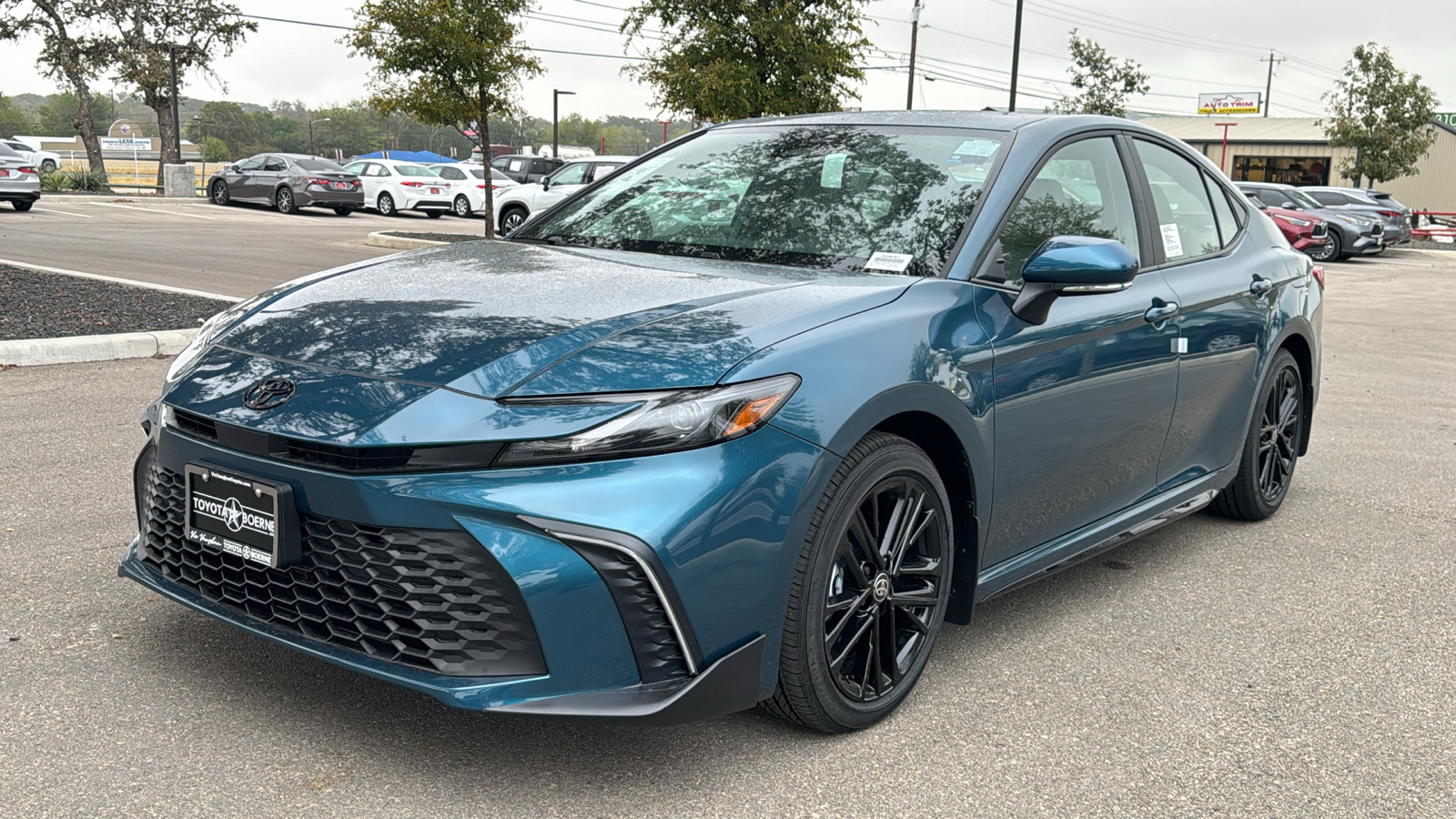 2025 Toyota Camry SE 3