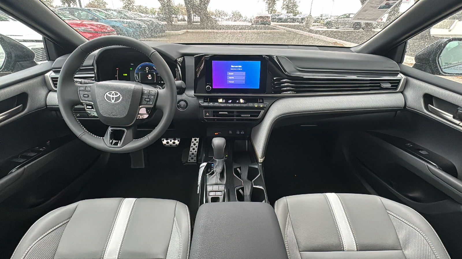 2025 Toyota Camry SE 16