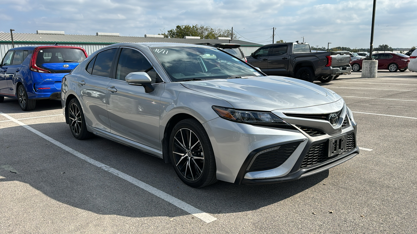 2023 Toyota Camry SE 2