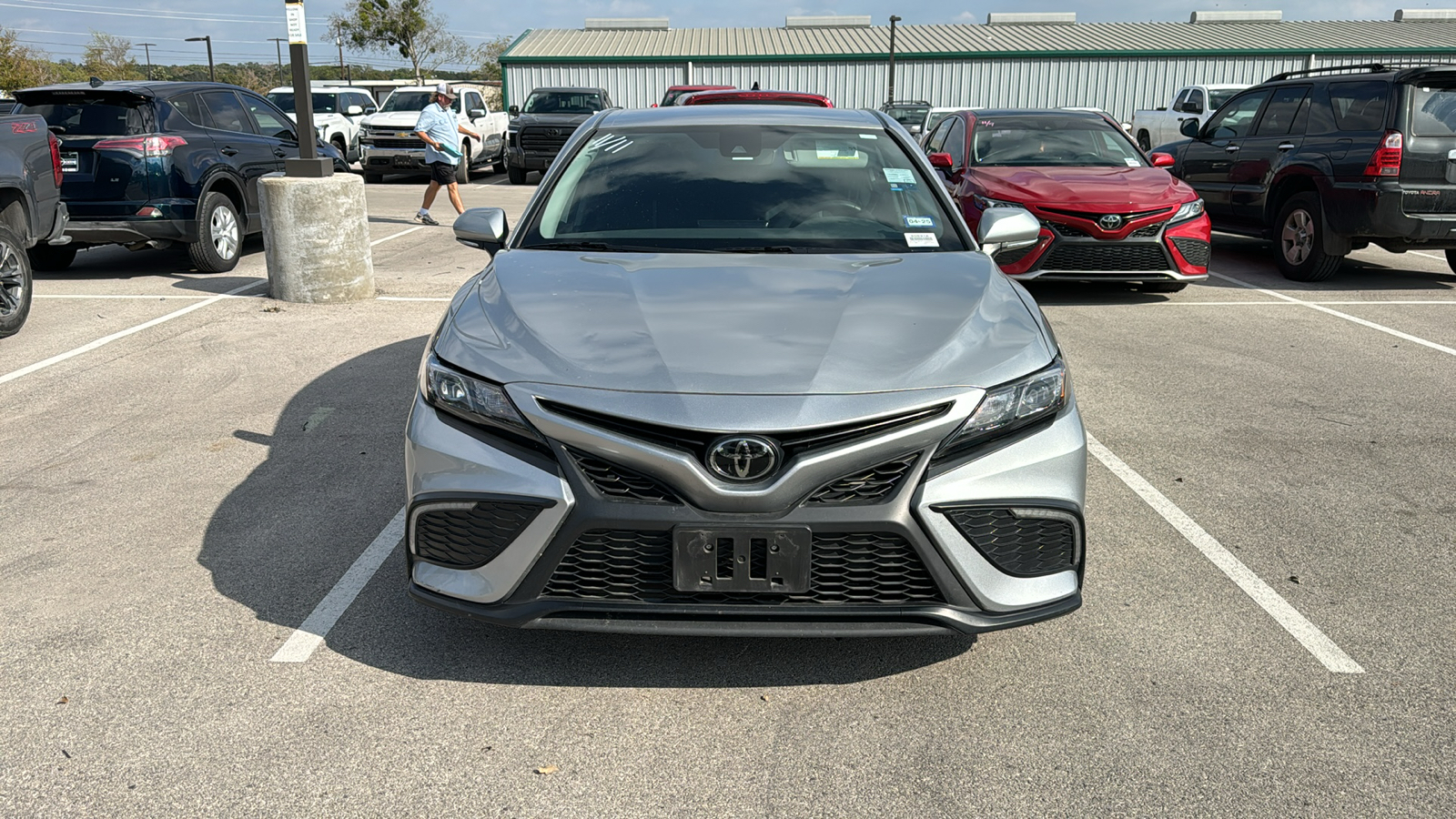 2023 Toyota Camry SE 3