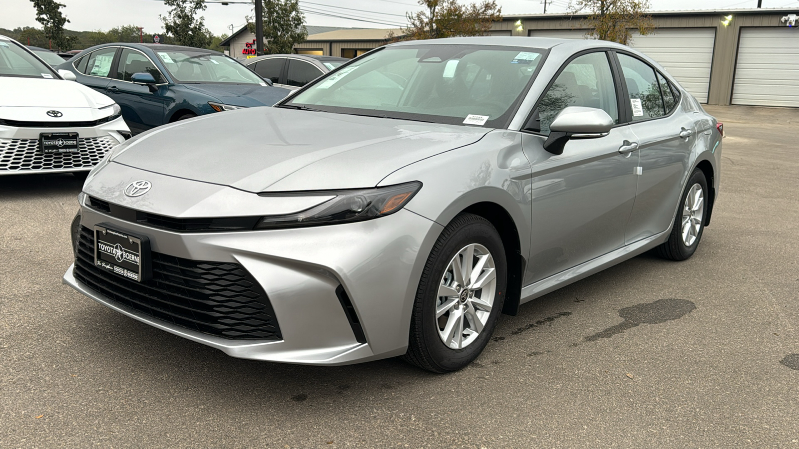 2025 Toyota Camry LE 3