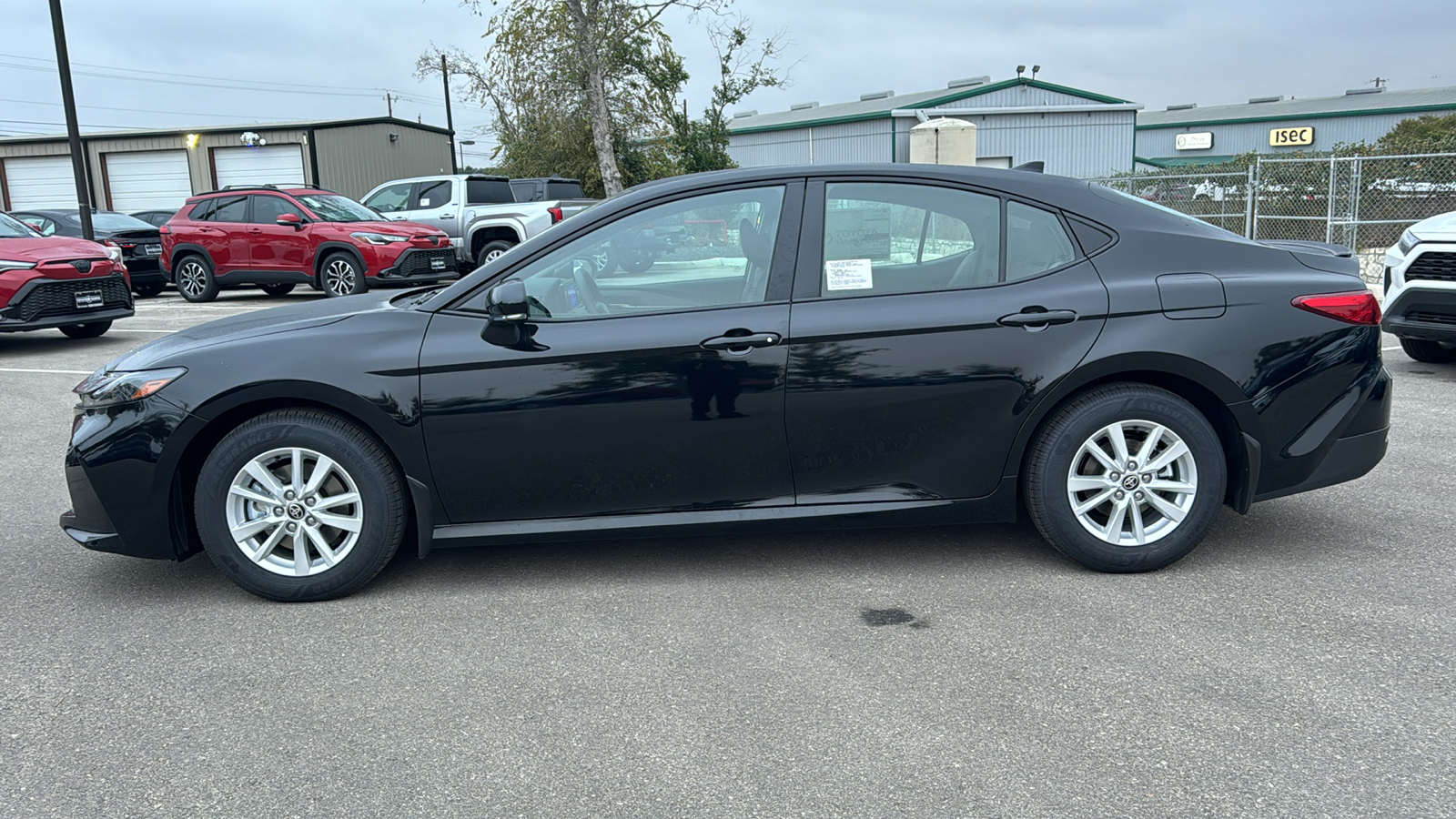 2025 Toyota Camry LE 4