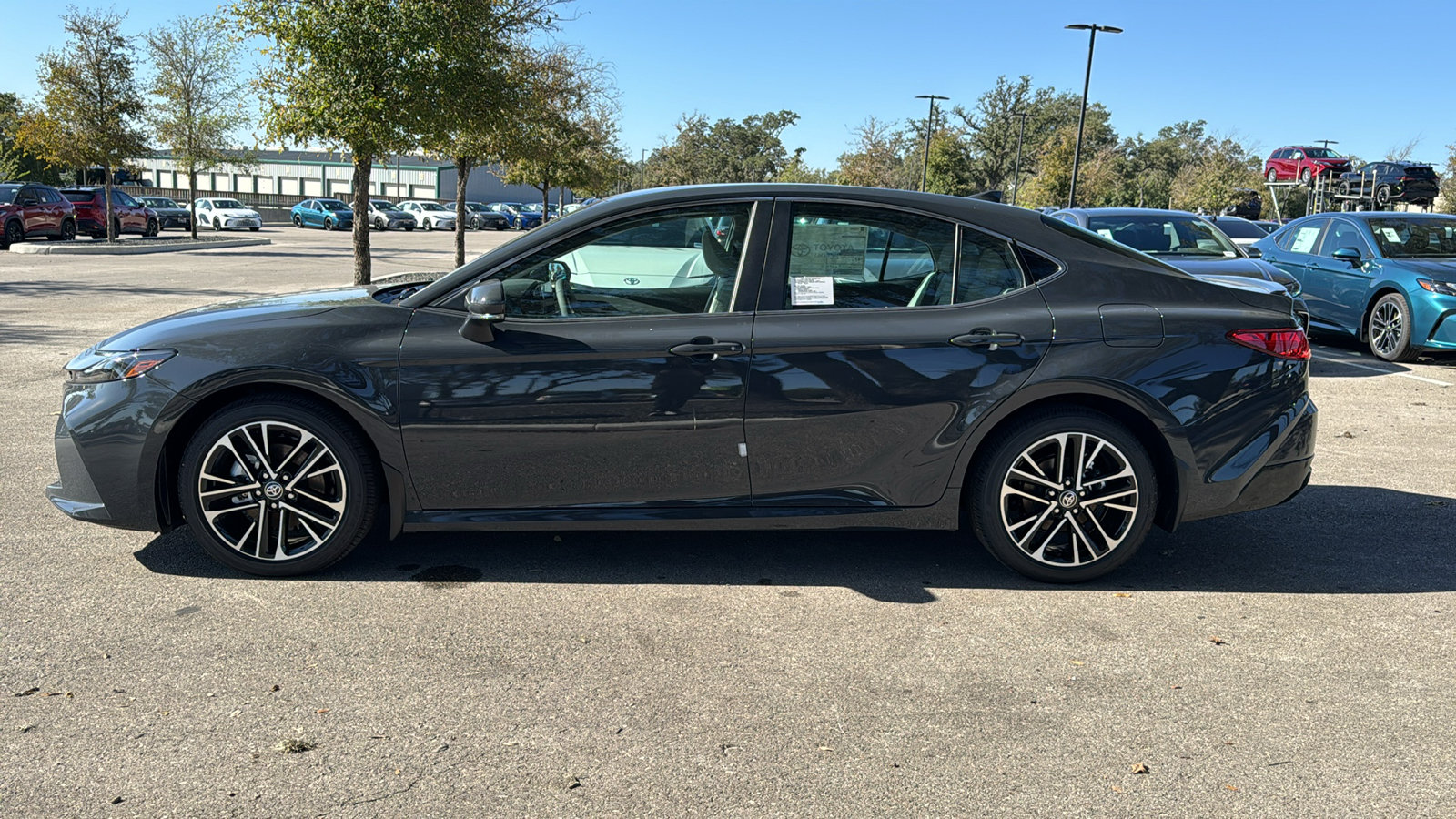 2025 Toyota Camry XLE 4