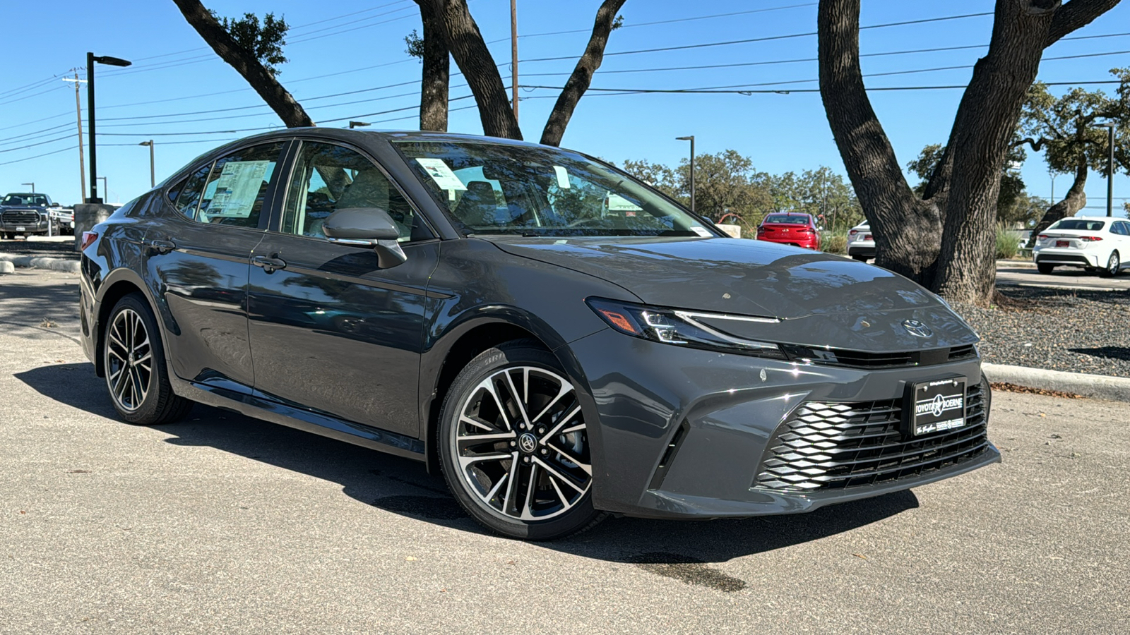 2025 Toyota Camry XLE 24