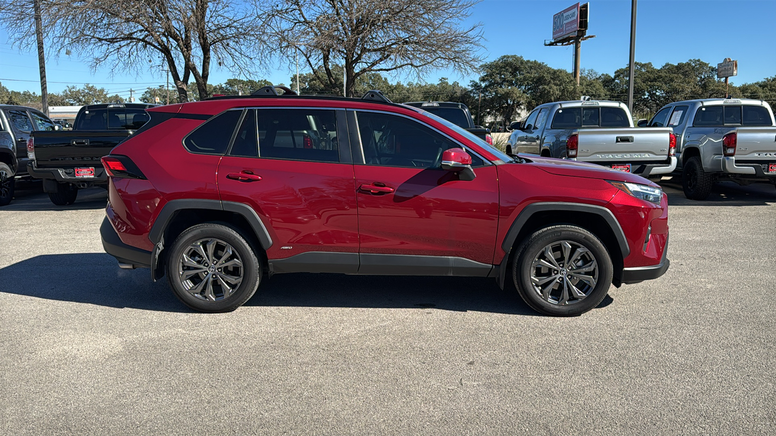 2023 Toyota RAV4 Hybrid XLE Premium 8