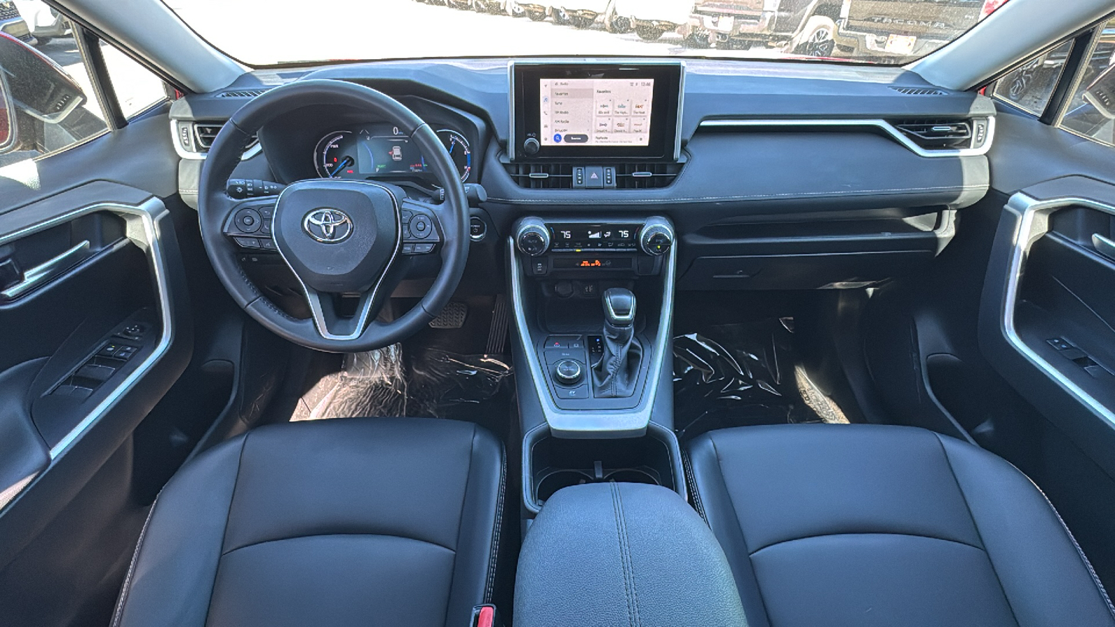 2023 Toyota RAV4 Hybrid XLE Premium 18