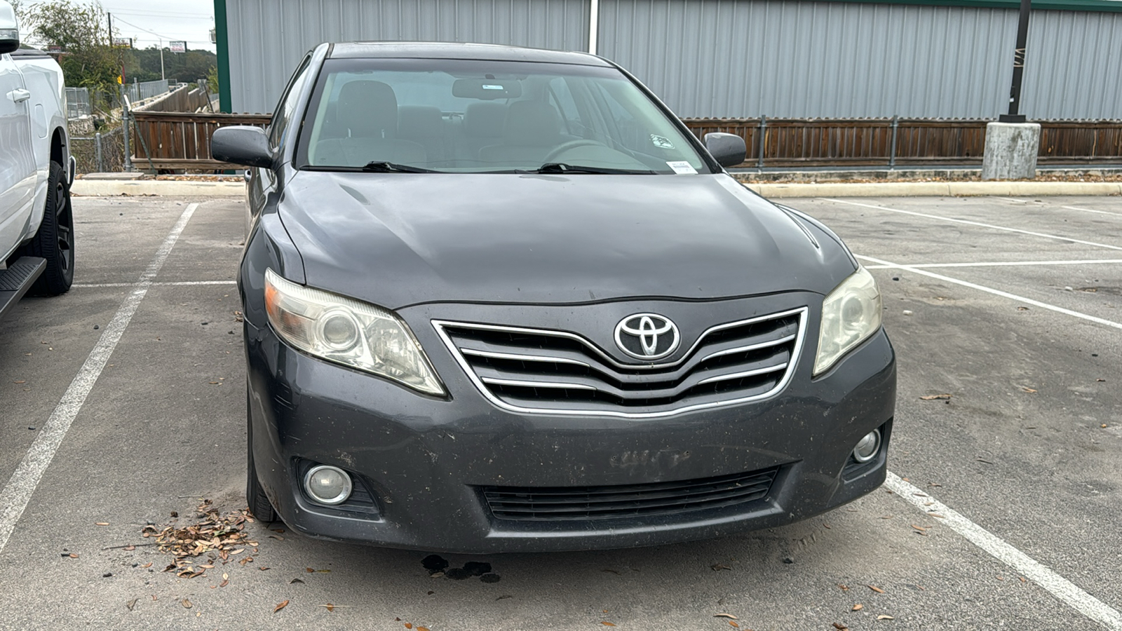 2011 Toyota Camry XLE 2