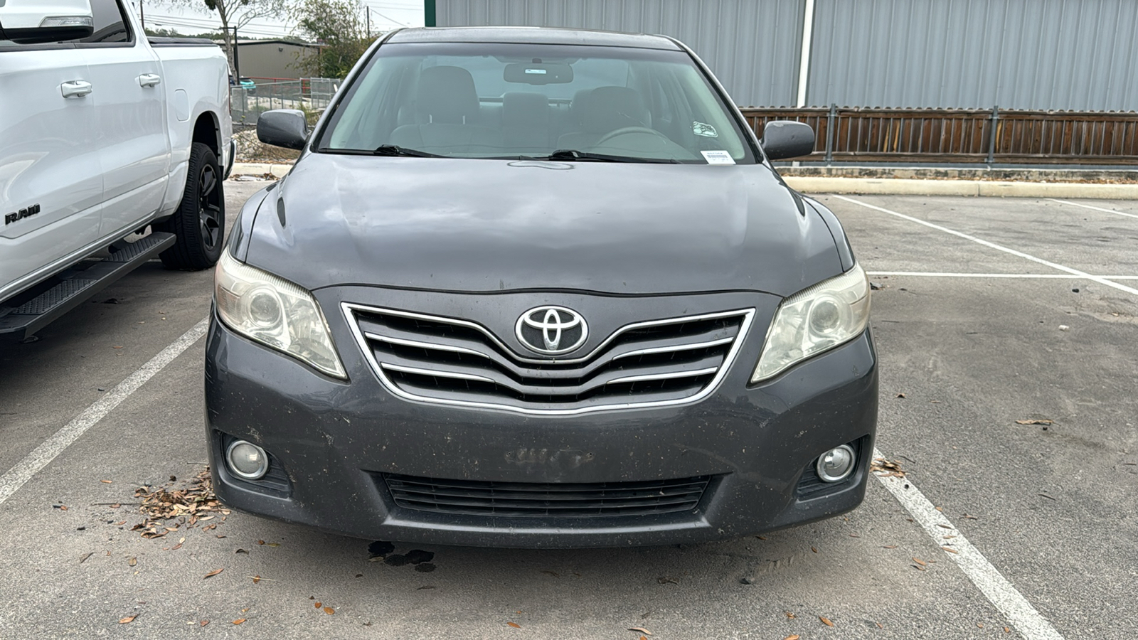 2011 Toyota Camry XLE 3