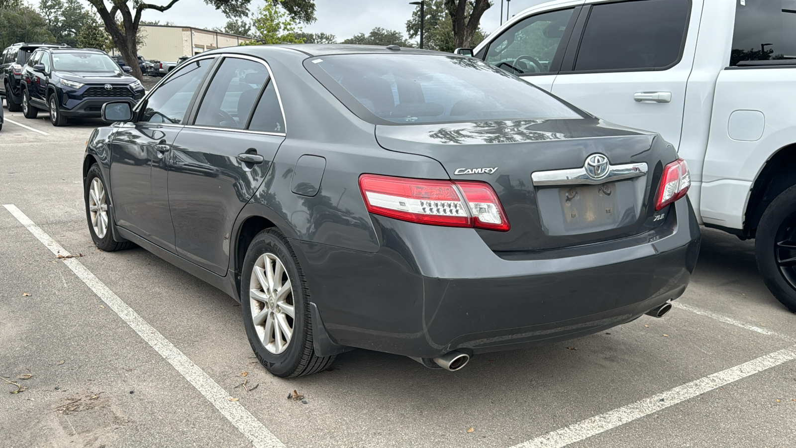 2011 Toyota Camry XLE 8