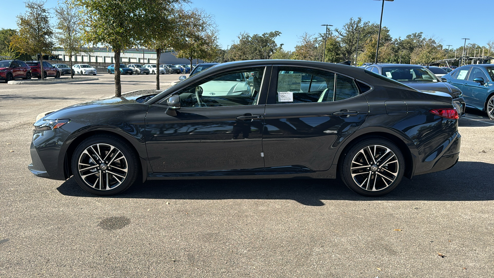 2025 Toyota Camry XLE 4