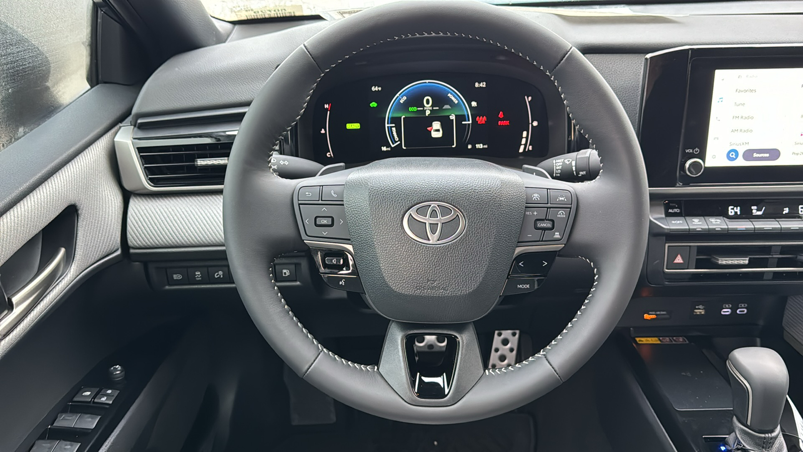 2025 Toyota Camry SE 17