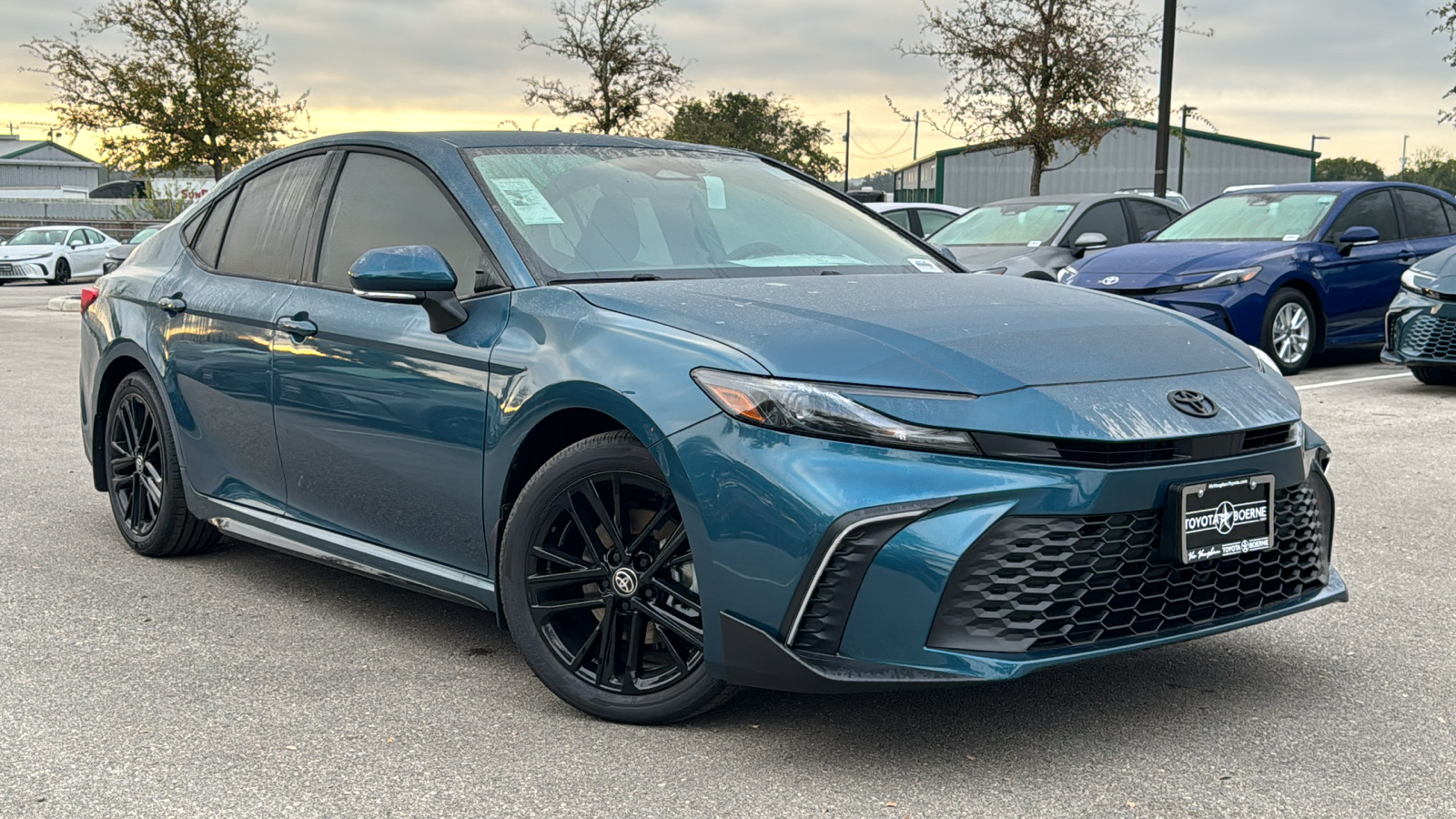 2025 Toyota Camry SE 24