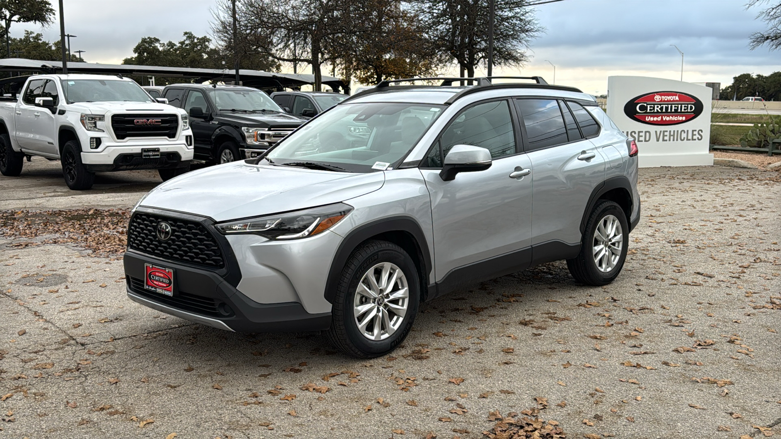 2022 Toyota Corolla Cross LE 3