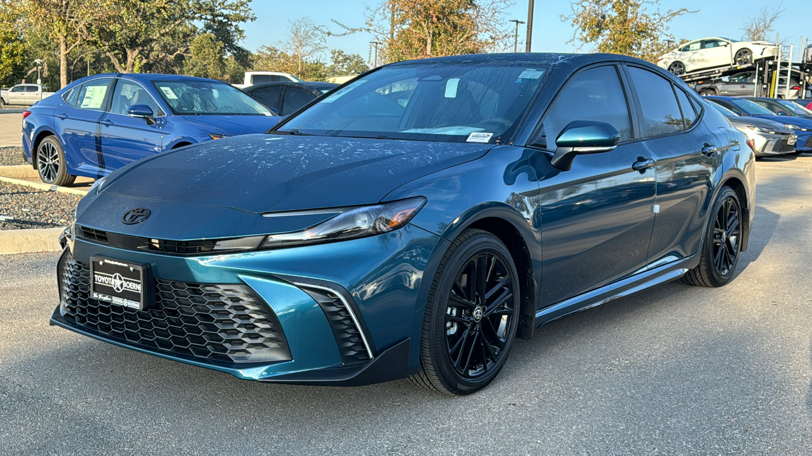 2025 Toyota Camry SE 3