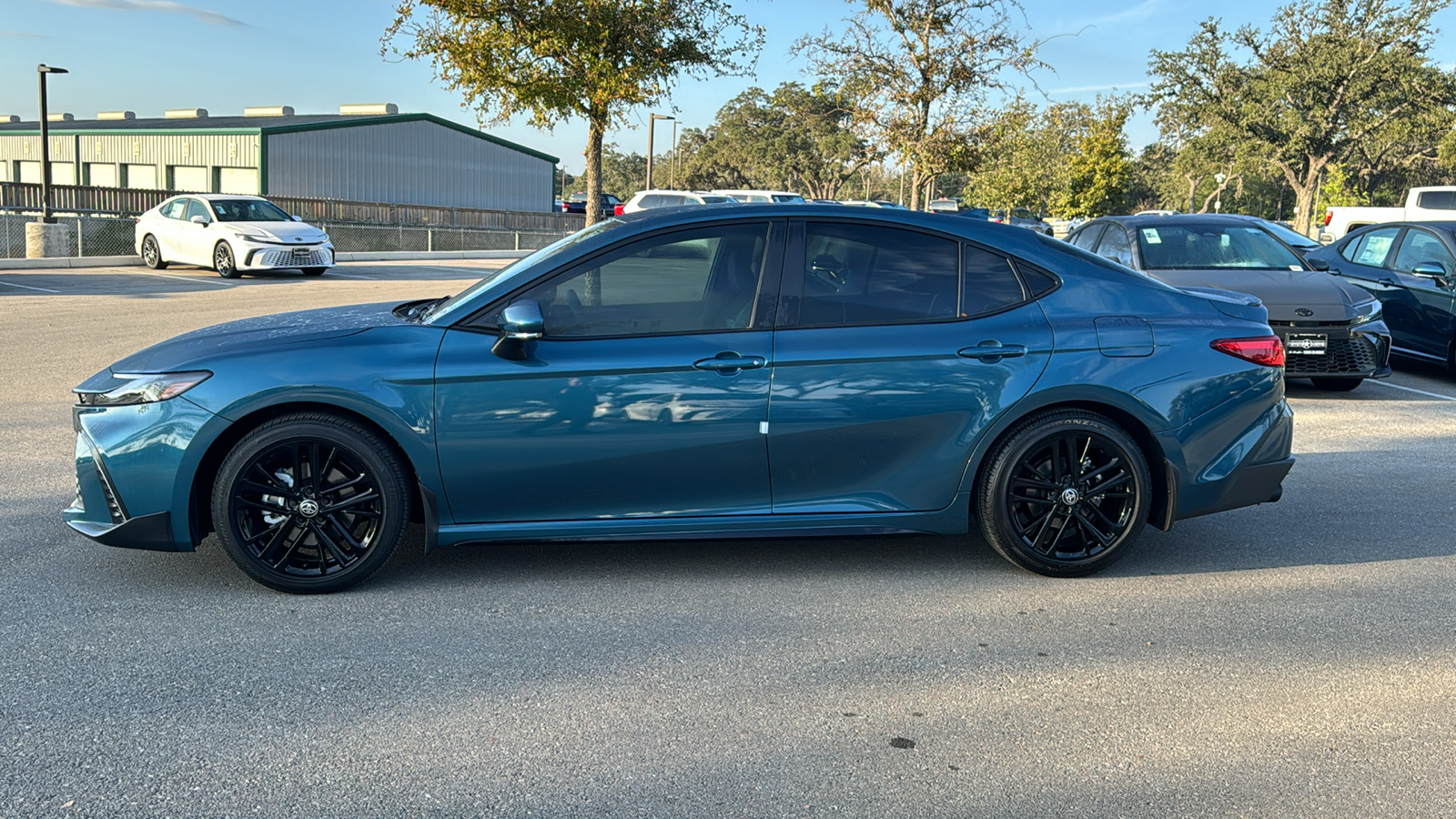 2025 Toyota Camry SE 4