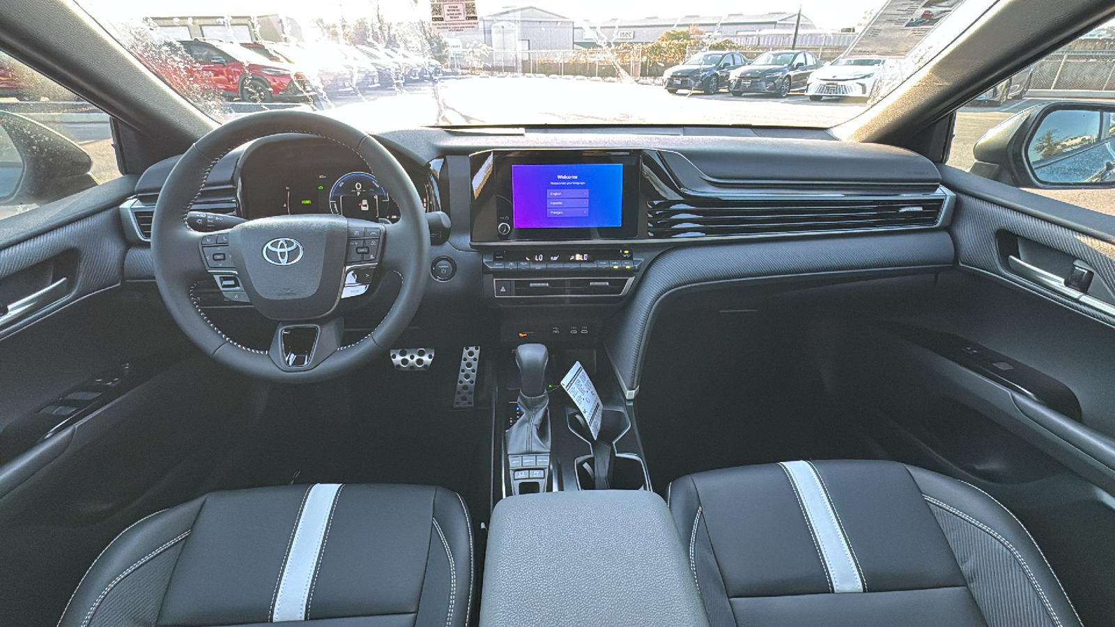 2025 Toyota Camry SE 16