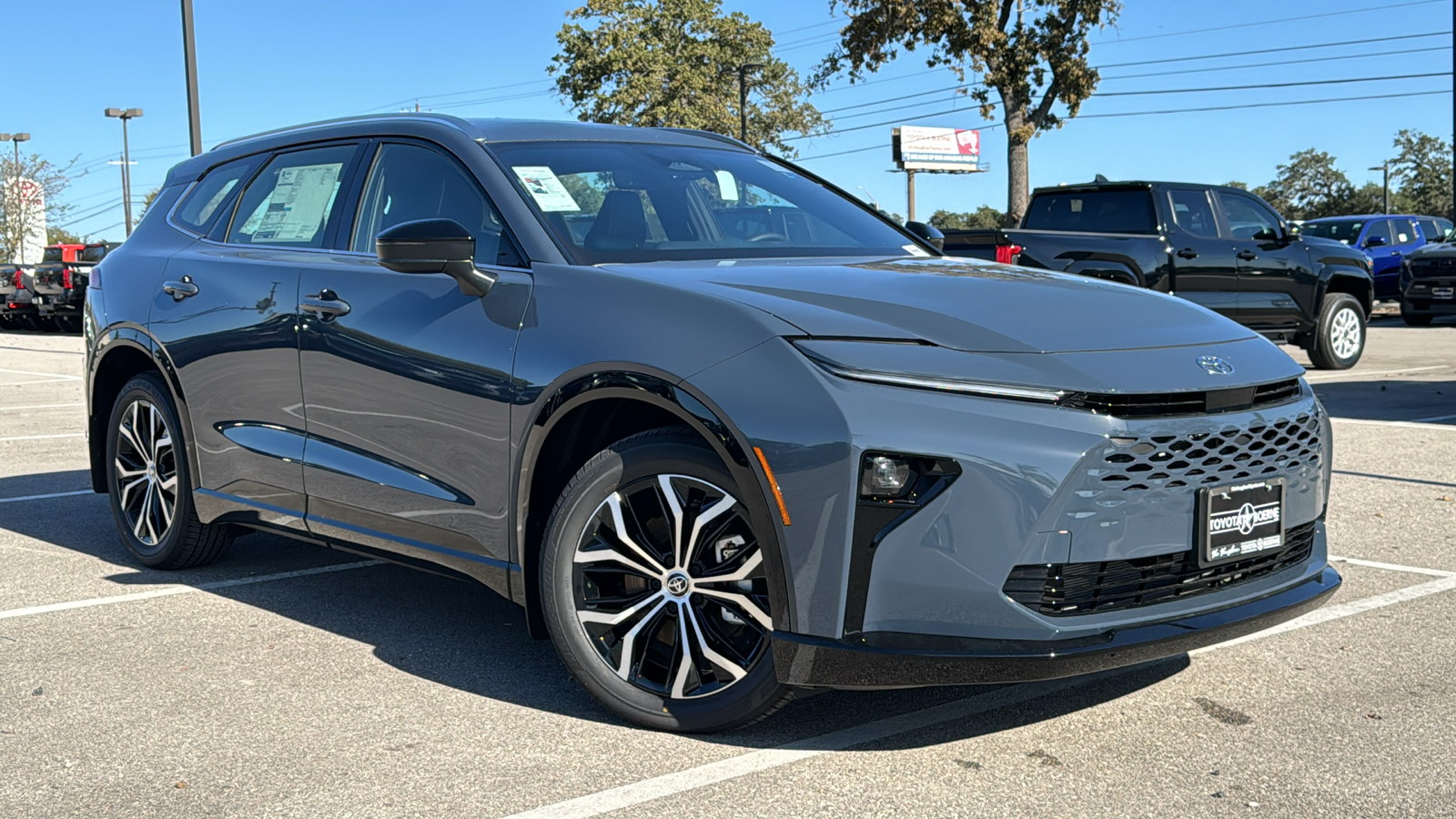 2025 Toyota Crown Signia XLE 24