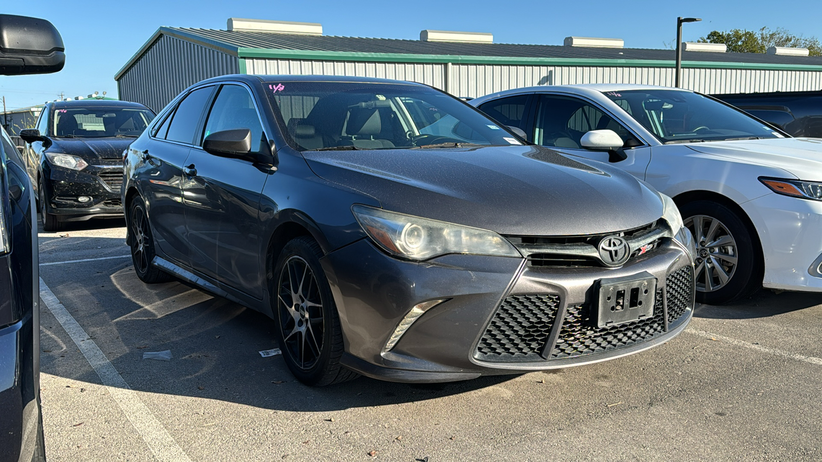 2017 Toyota Camry SE 2