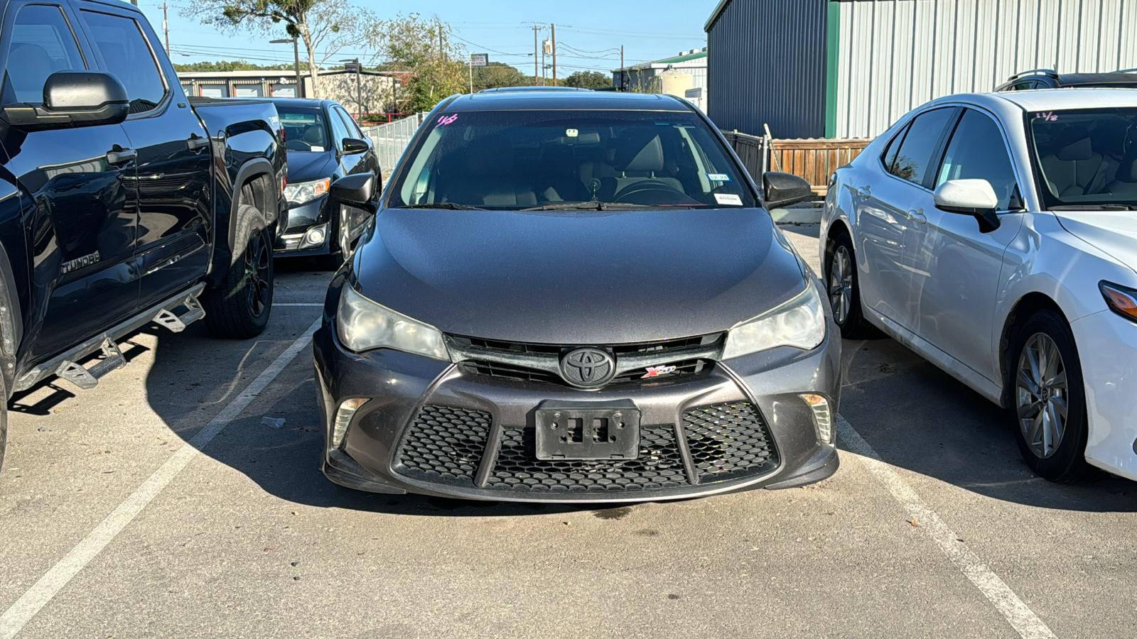 2017 Toyota Camry SE 3