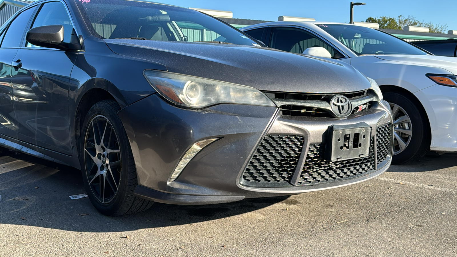 2017 Toyota Camry SE 10