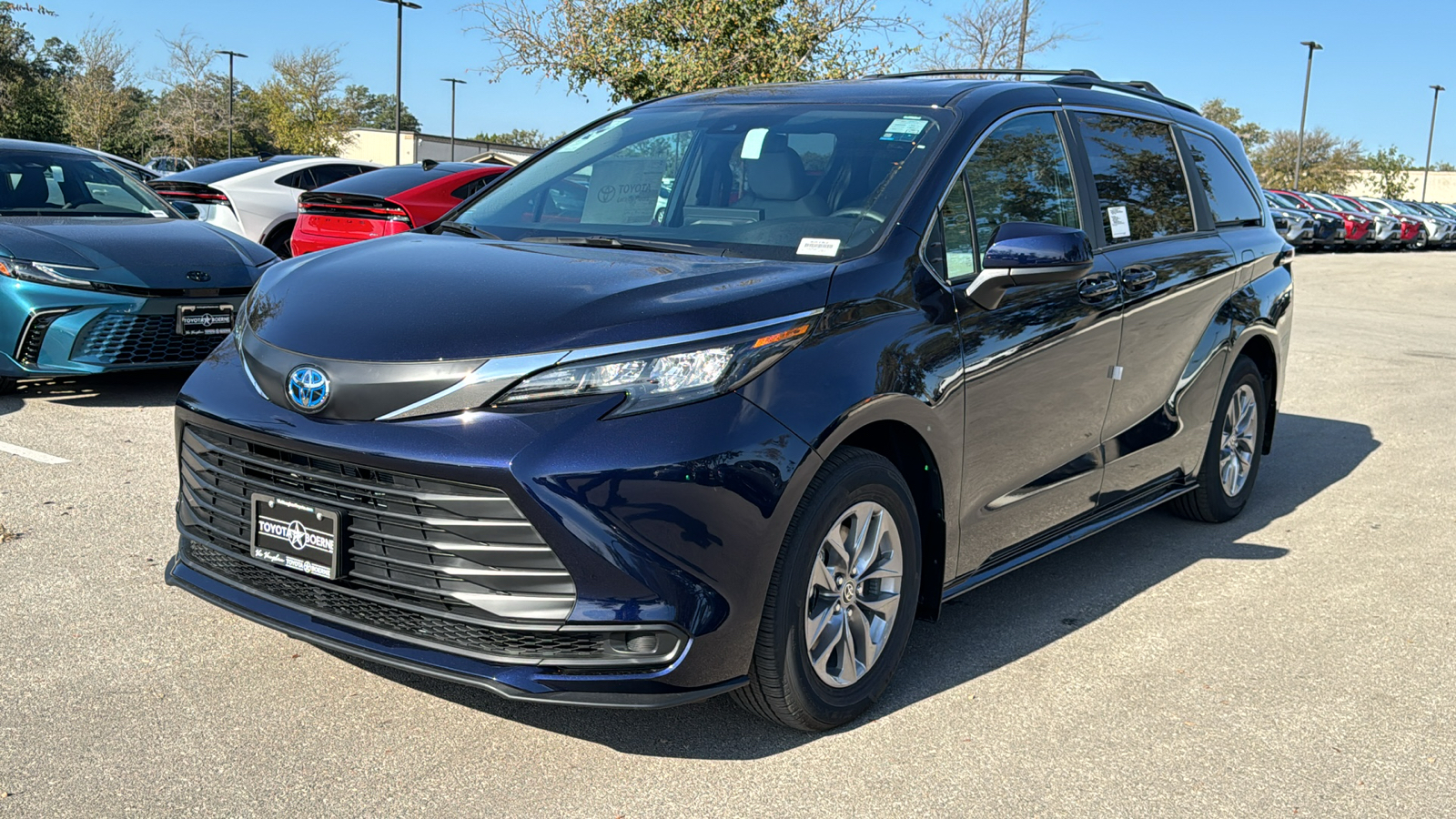 2025 Toyota Sienna LE 3