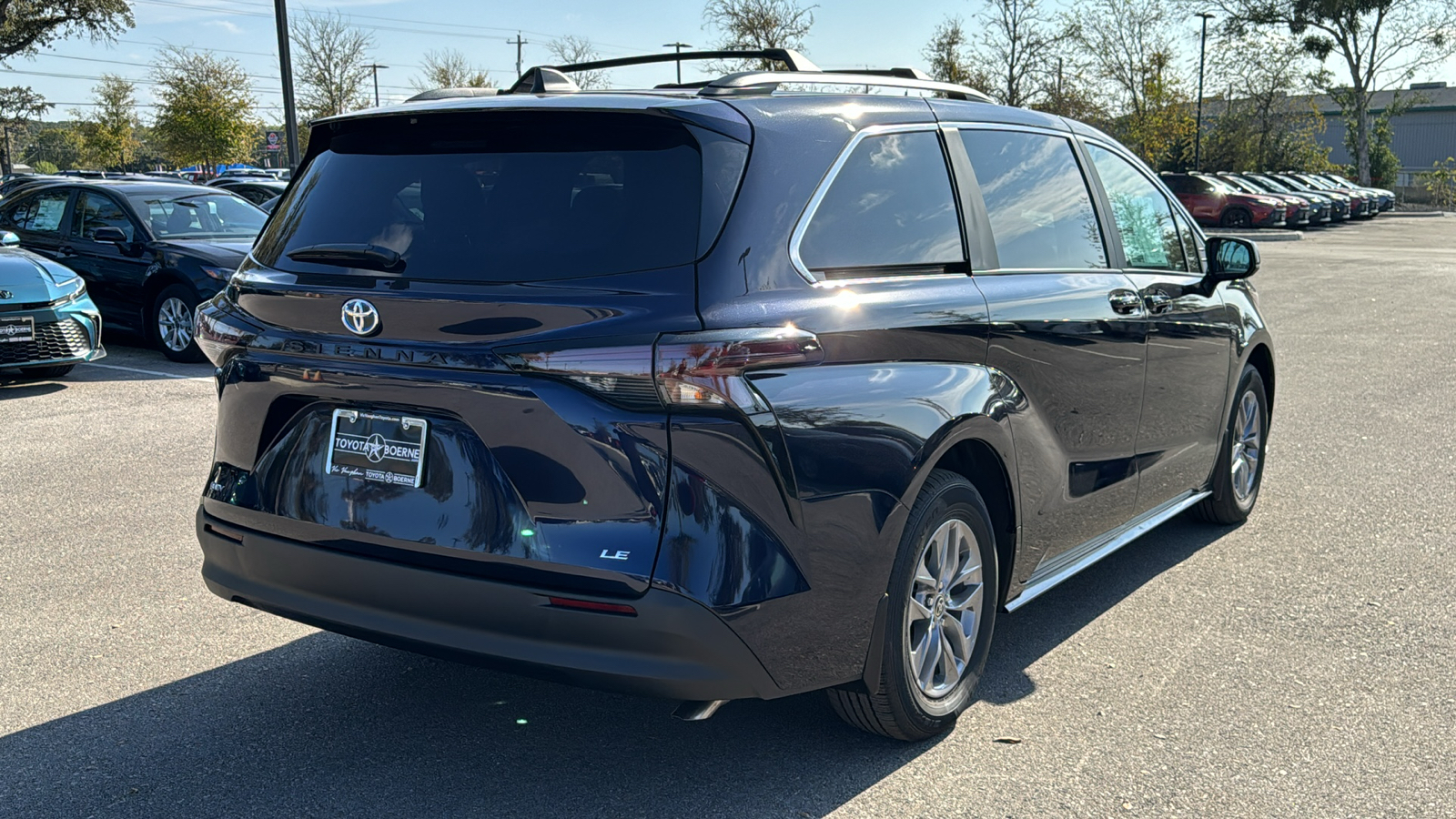 2025 Toyota Sienna LE 7